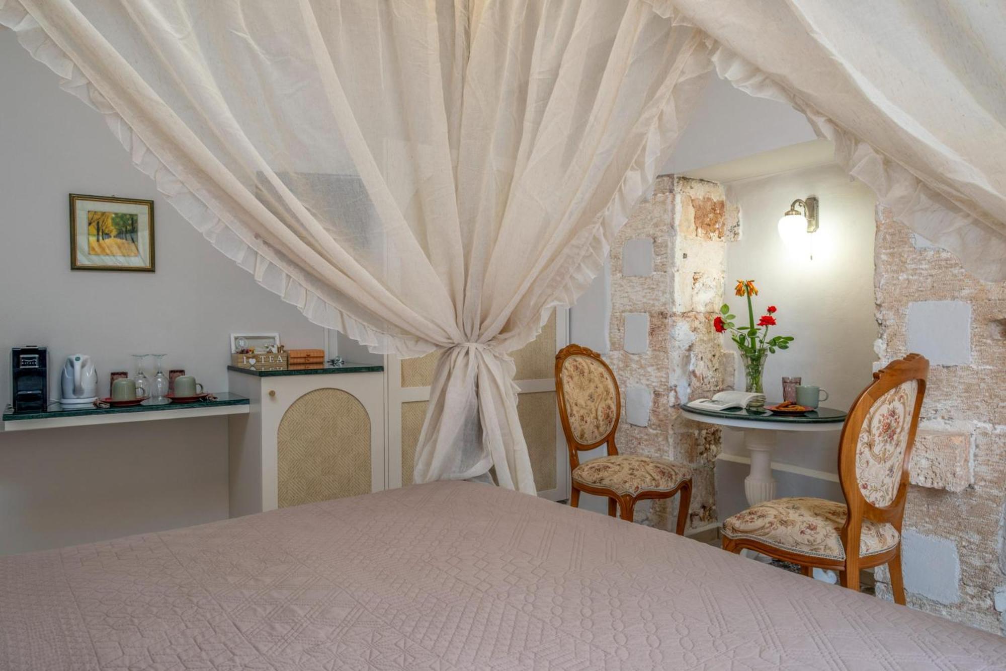 Santa Elena Boutique Rooms Chrissi Akti Chania Exterior foto