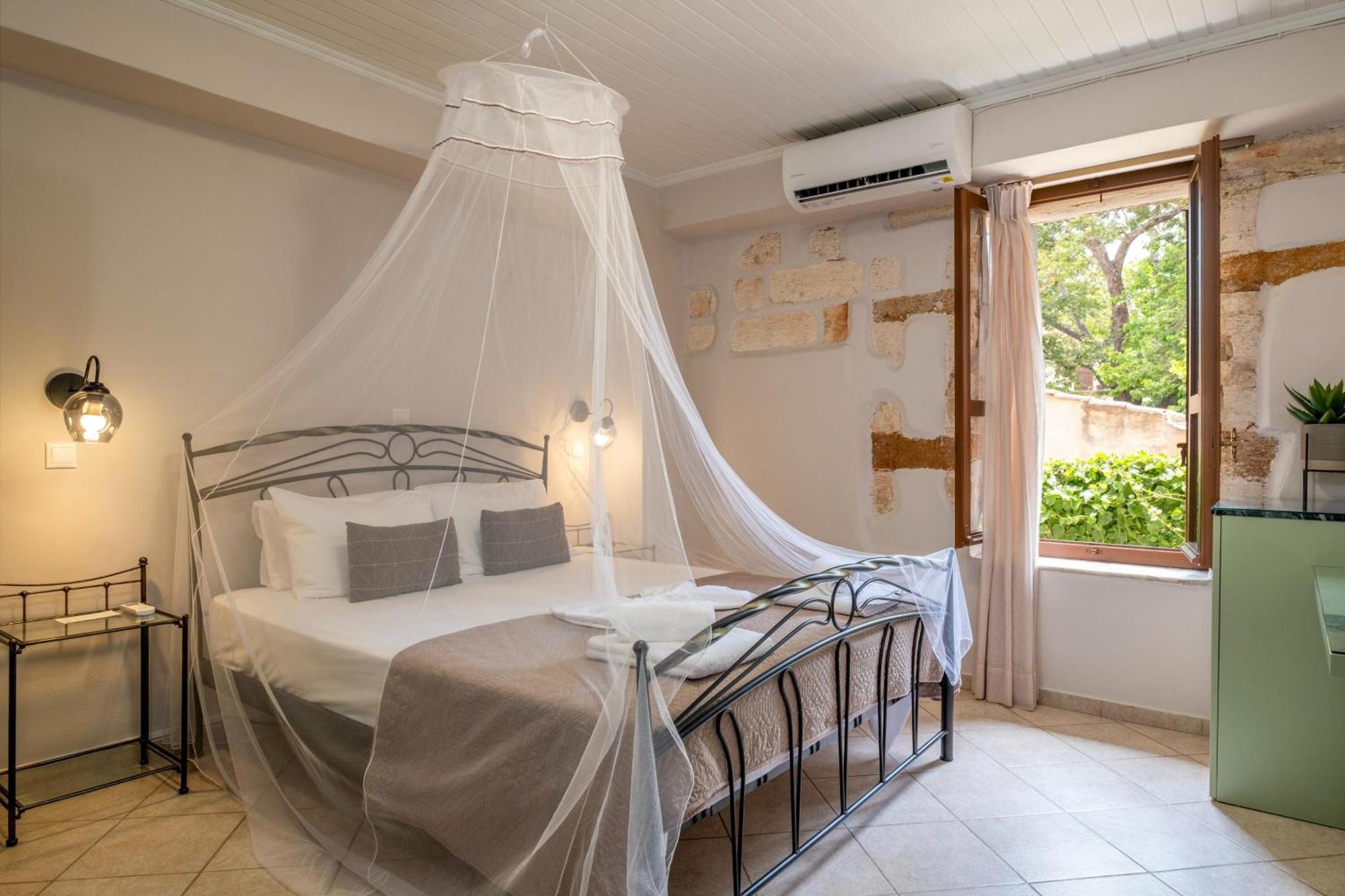 Santa Elena Boutique Rooms Chrissi Akti Chania Exterior foto