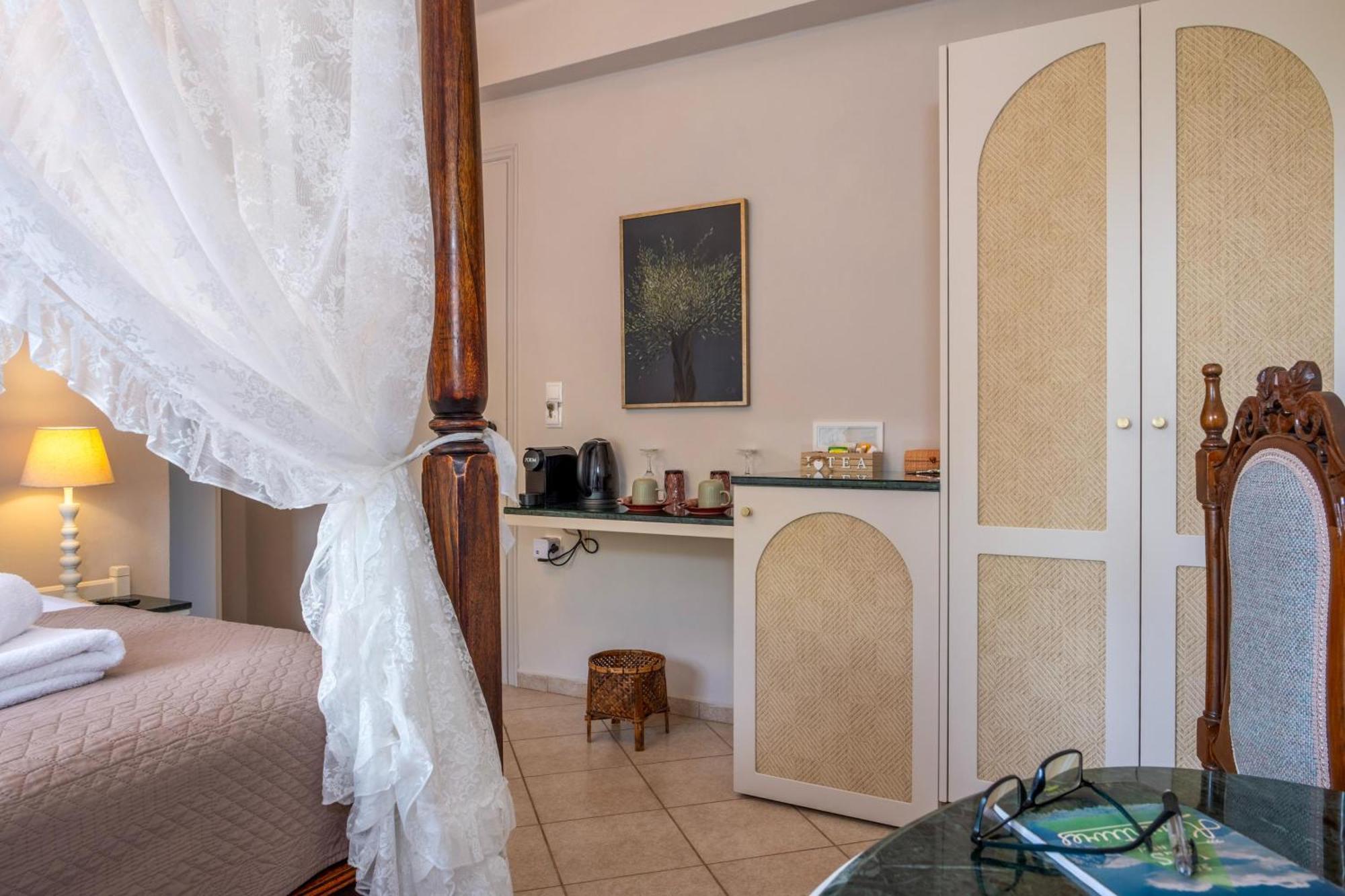 Santa Elena Boutique Rooms Chrissi Akti Chania Exterior foto